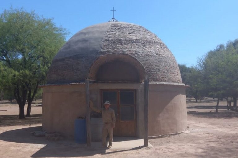 JUEZ SANTIAGUEÑO DECIDIÓ ENTREGAR TIERRAS A UNA EMPRESA DESCONOCIDA