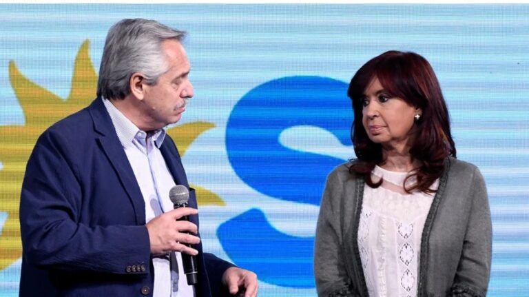 El Gobierno sufre una guerra de desgaste para fijar la agenda política y definir las candidaturas del 2023