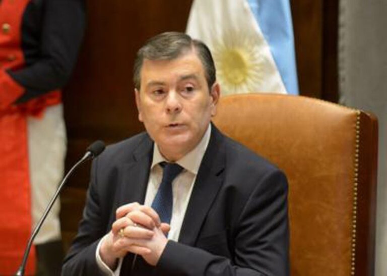 Diario La Nación: «Los problemas de Santiago del Estero tienen nombre: Zamora» 