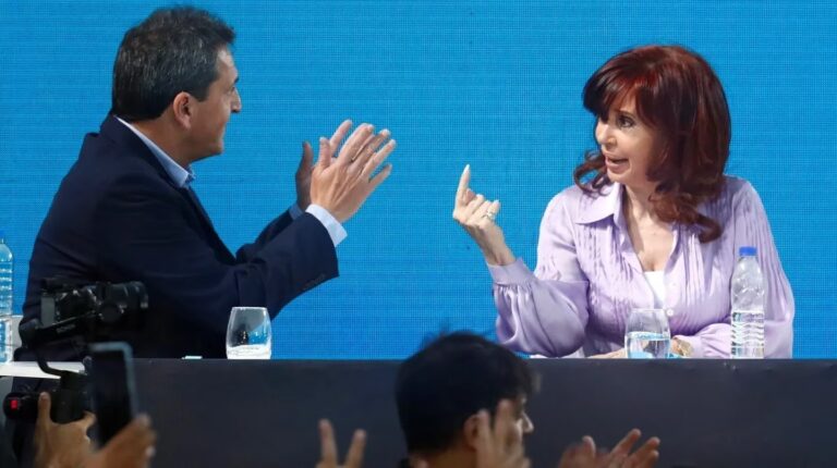 Cristina Kirchner no quiere PASO en el Frente de Todos y elige a Sergio Massa como candidato a presidente