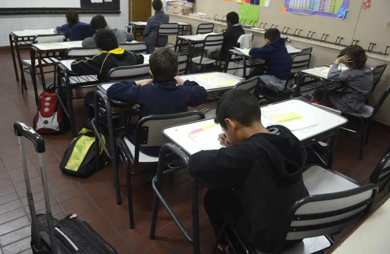 Crisis educativa: 12 de las 24 provincias en Argentina redujeron su presupuesto en educación
