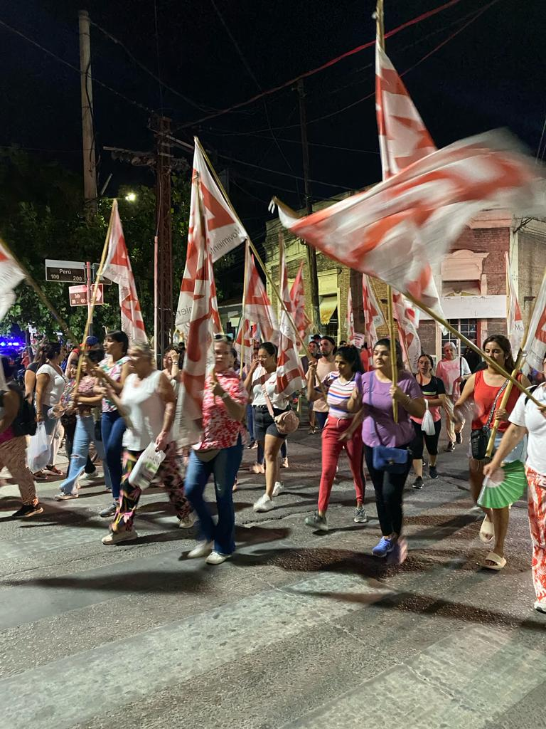 Ley Ómnibus: Organizaciones sociales y piqueteras marcharon por las calles de la capital santiagueña