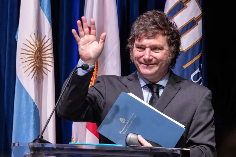 El presidente Milei grabará su mensaje a las 16 en Casa Rosada acompañado por el equipo económico