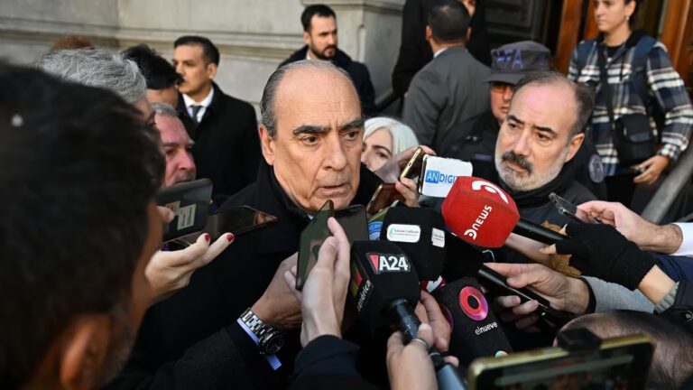 Milei confirmó el despido de 50 mil empleados públicos más: cómo seguirán los recortes de personal en el Estado