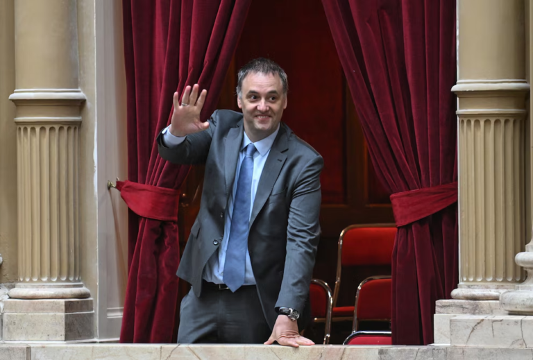 “Va a estar bueno»: Manuel Adorni y las últimas horas antes de la sesión clave en Diputados