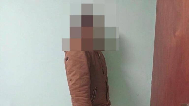 AMENAZÓ A SU PAREJA CON UN CUCHILLO, INTENTÓ HUIR DE LA POLICÍA Y TERMINÓ DETENIDO
