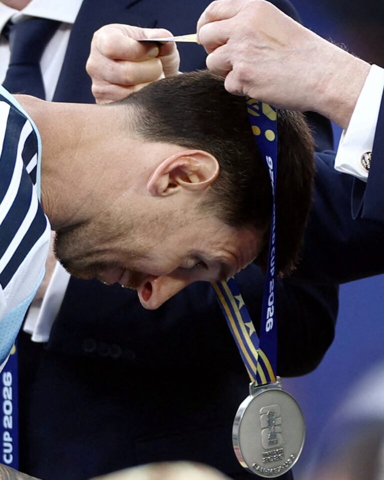 Trump le entregó la medalla de subcampeón a Messi en la premiación del Mundial 2026