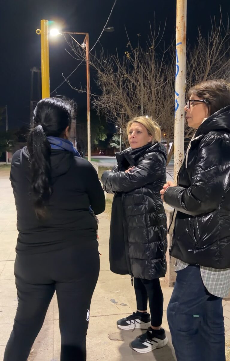 NATALIA NEME RECORRIÓ EL POLIDEPORTIVO DEL BARRIO BORGES Y RECLAMÓ LA RECUPERACIÓN DE LOS ESPACIOS DEPORTIVOS PARA LOS VECINOS.