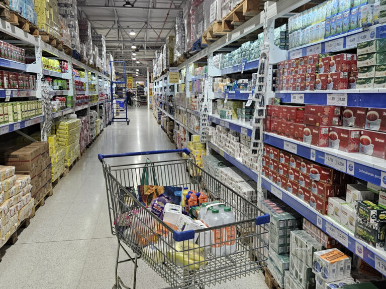 LOS PRECIOS DE LOS ALIMENTOS VOLVIERON A SUBIR Y LOS LÁCTEOS ACUMULARON UN AUMENTO DEL 4% EN UN MES