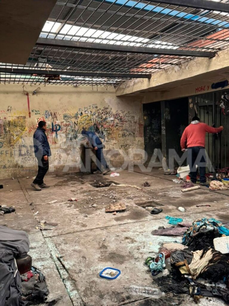 ASÍ QUEDÓ EL CALABOZO DE LA COMISARÍA SEXTA TRAS EL VIOLENTO MOTÍN DE 39 DETENIDOS