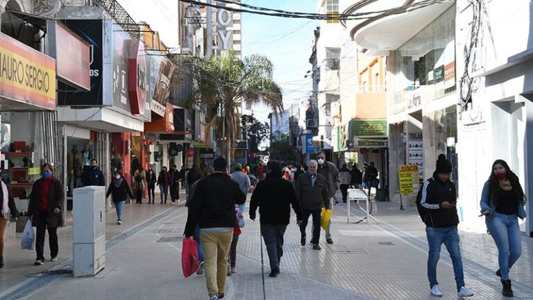 CÓMO TRABAJARÁ EL COMERCIO SANTIAGUEÑO DURANTE EL FERIADO DEL 25 DE JULIO