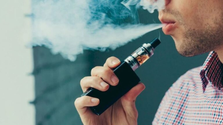 ANALIZAN EL USO DE VAPEADORES ELECTRÓNICOS Y ADVIERTEN SOBRE SUS RIESGOS PARA LA SALUD