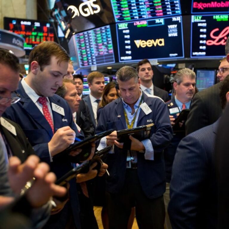 LOS BONOS ARGENTINOS SUBIERON TRAS LA MEJORA DE MOODY’S Y EL RIESGO PAÍS VOLVIÓ A ACERCARSE A LOS 400 PUNTOS