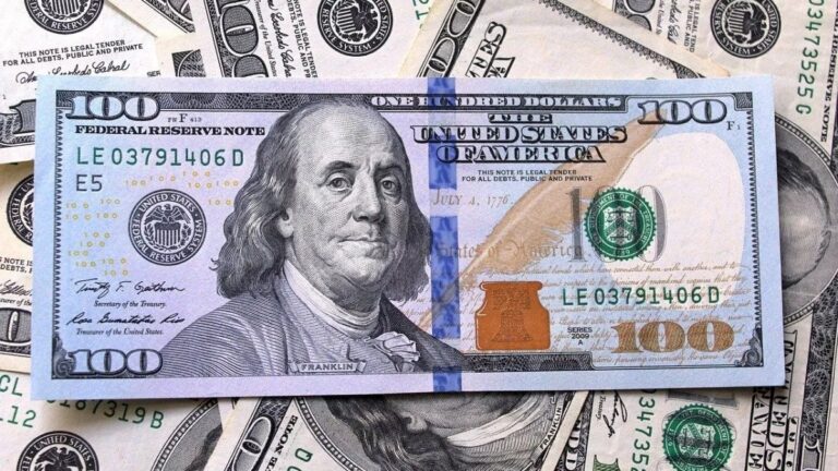 EL DÓLAR OFICIAL SE MANTIENE EN $1.515 Y EL BLUE COTIZA A $1.540