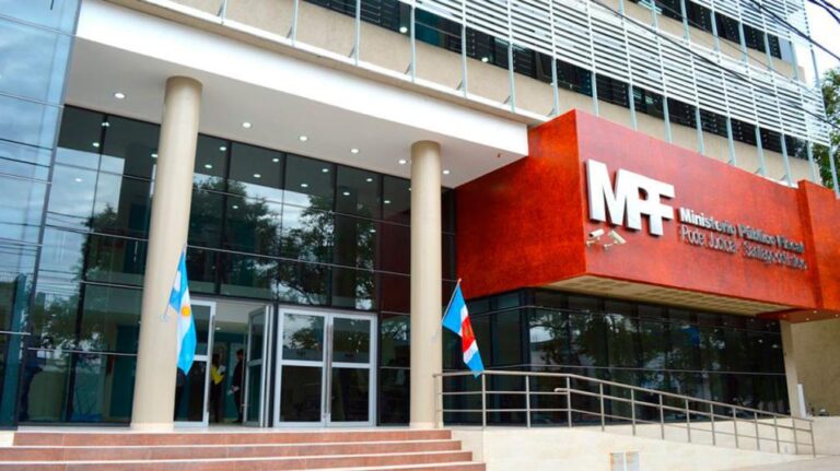 UNA MÉDICA SANTIAGUEÑA DENUNCIÓ AMENAZAS Y HOSTIGAMIENTO A TRAVÉS DE FACEBOOK