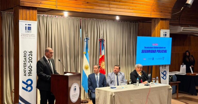 LA POLICÍA SANTIAGUEÑA Y LA UCSE CELEBRARON UNA DÉCADA DE FORMACIÓN EN SEGURIDAD