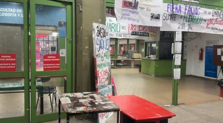 PARO UNIVERSITARIO NACIONAL: DOCENTES RECLAMAN POR SALARIOS Y FINANCIAMIENTO