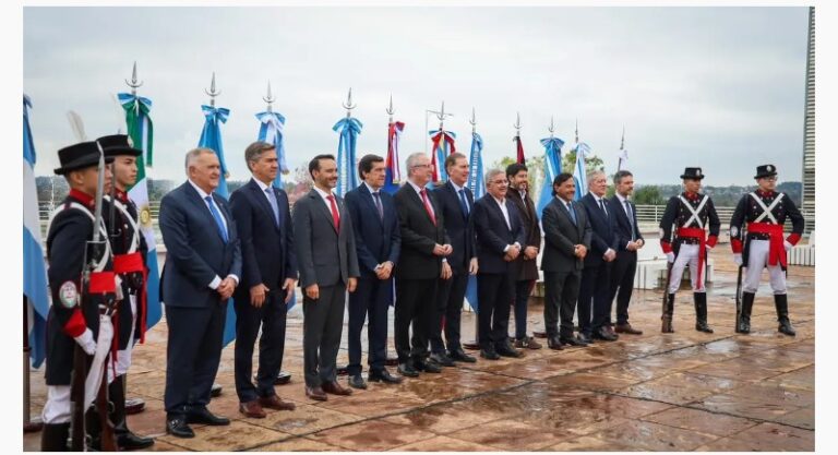 EL GOBIERNO NEGOCIA CON LOS GOBERNADORES DEL NORTE UN NUEVO ESQUEMA DE TARIFAS ELÉCTRICAS