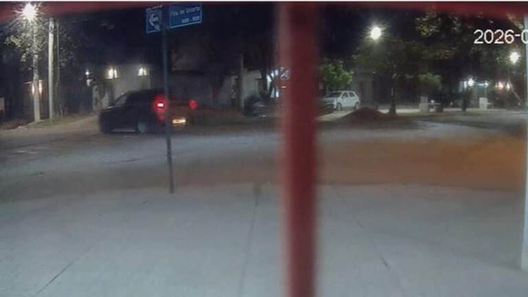 DETUVIERON AL CONDUCTOR QUE CHOCÓ Y ABANDONÓ A UN JOVEN EN LAS TERMAS