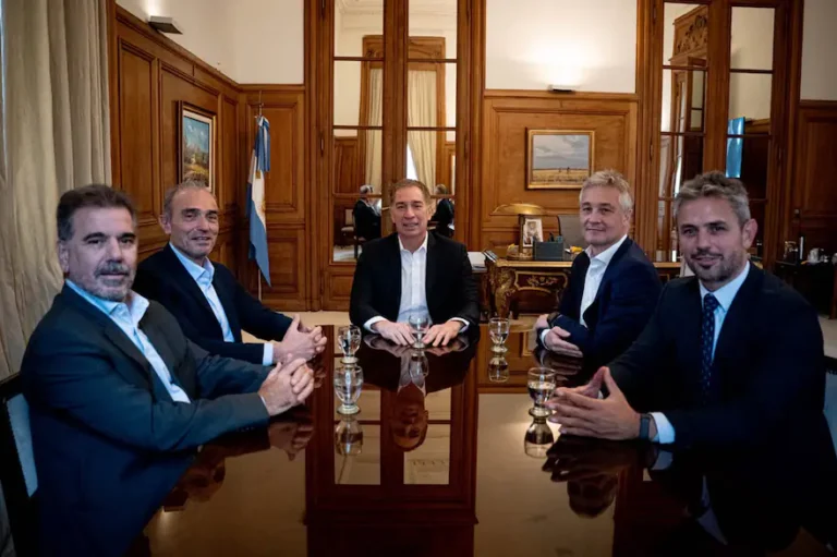 EL GOBIERNO Y EL PRO RETOMAN EL DIÁLOGO Y AVANZAN EN UN POSIBLE ACUERDO DE CARA A 2027