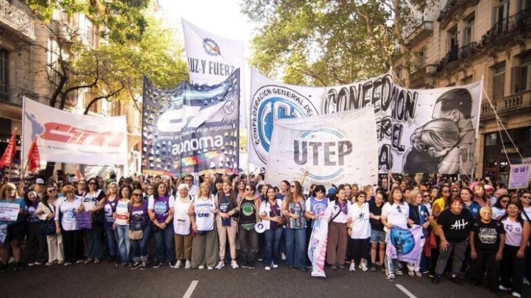 CENTRALES SINDICALES MARCHAN HOY CONTRA EL SOBRE ENDEUDAMIENTO DE LAS FAMILIAS