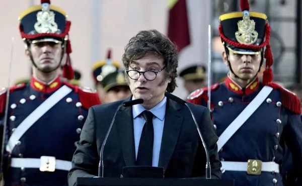 MILEI RETOMA LA ACTIVIDAD PÚBLICA CON UN HOMENAJE A SAN MARTÍN