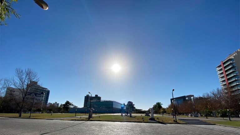 SEPTIEMBRE COMIENZA CON TEMPERATURAS EN ASCENSO, PERO EL FIN DE SEMANA LLEGARÁ UN FUERTE DESCENSO