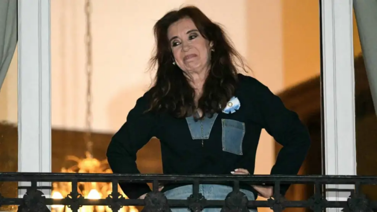 EL ESTADO PODRÍA PAGAR CASI 10 MILLONES DE DÓLARES A LOS ABOGADOS DE CRISTINA KIRCHNER