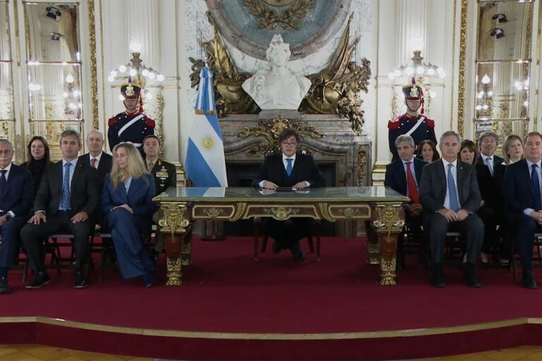 MILEI REAFIRMÓ EL RECLAMO POR MALVINAS Y ANUNCIÓ NUEVAS MEDIDAS CONTRA LA EXPLOTACIÓN PETROLERA