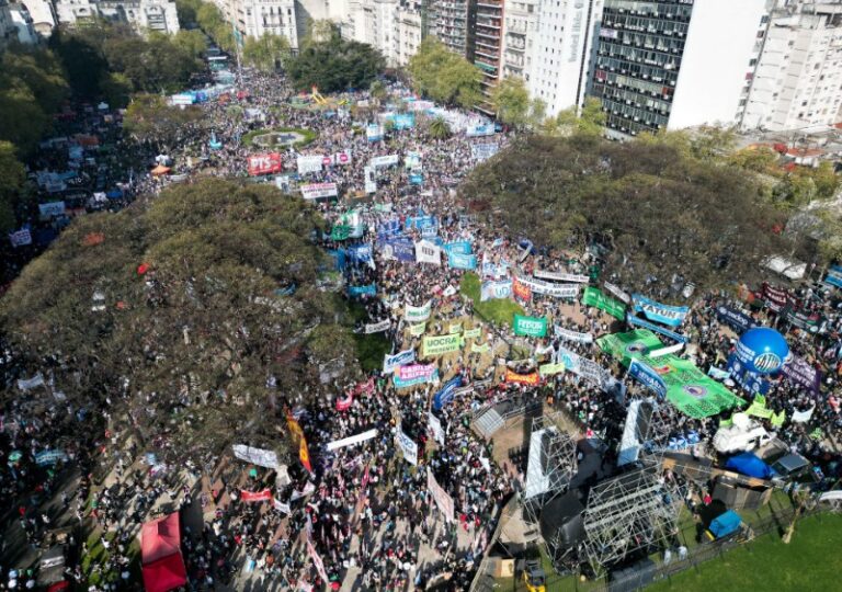 LA CRISIS UNIVERSITARIA SE PROFUNDIZA Y CRECE LA TENSIÓN ENTRE EL GOBIERNO Y LAS UNIVERSIDADES